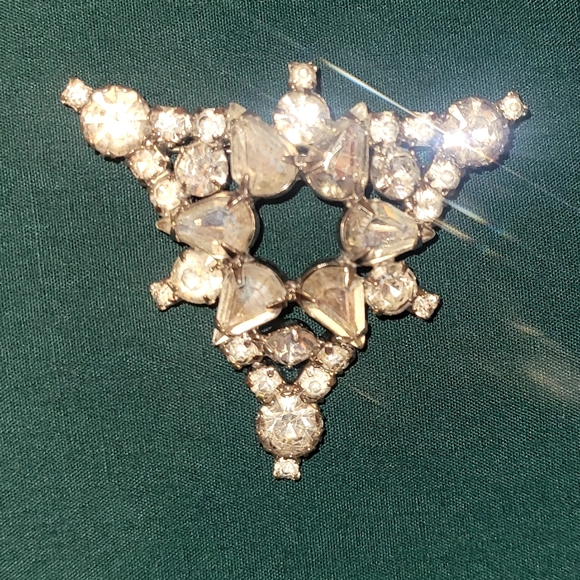 Vintage Jewelry - Vintage rhinestone triangle brooch